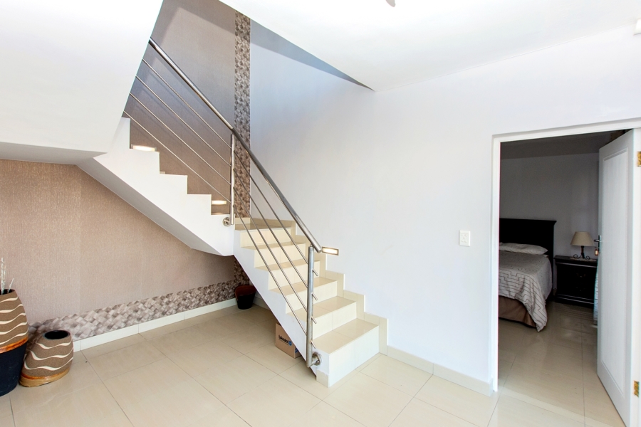 To Let 4 Bedroom Property for Rent in Yzerfontein Western Cape